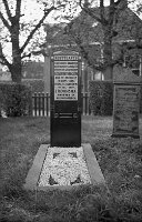 1937-06 2x Grafstenen Oudega 012