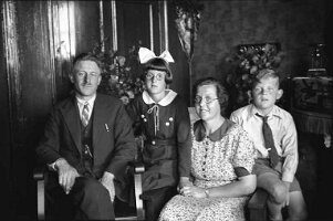 1938-08_6x_Familie_S_Visser-04