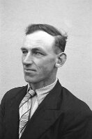 1941-05 Pasfoto 10